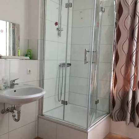 Guest house Goldener Engel 2*